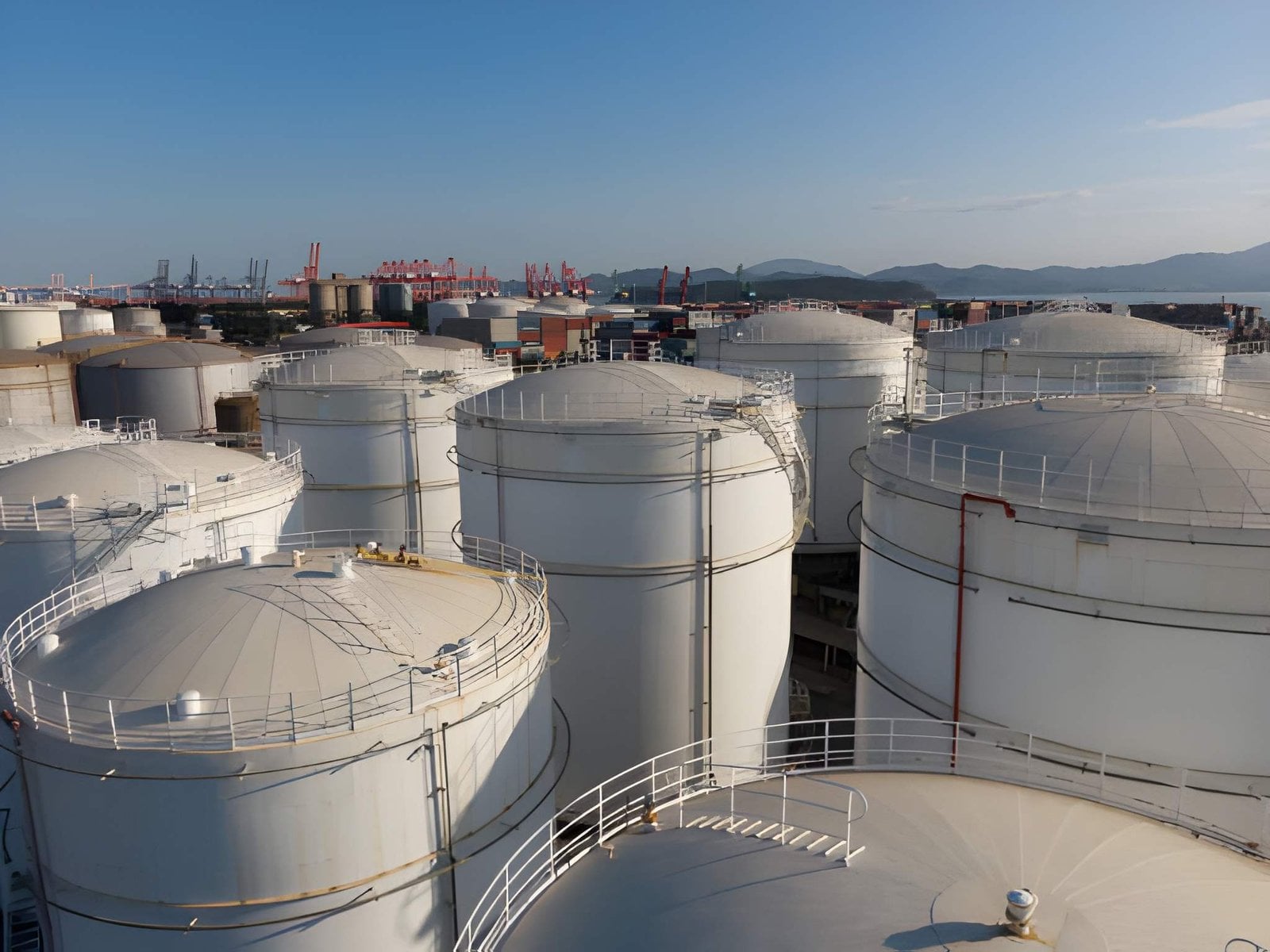 Industrial bulk liquid storage terminal